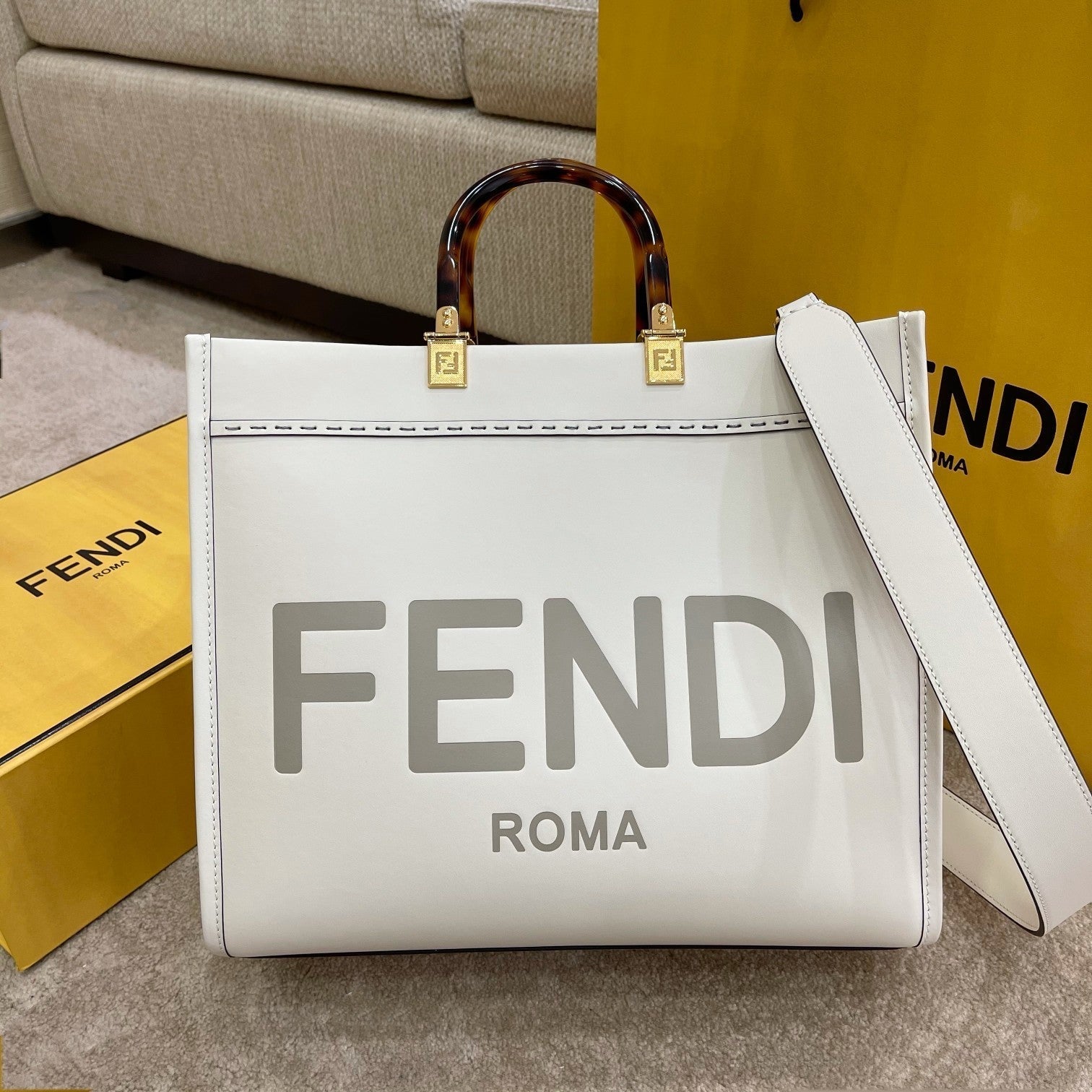 SHINE LARGE 35 TOTE IN WHITE CALFSKIN mysite