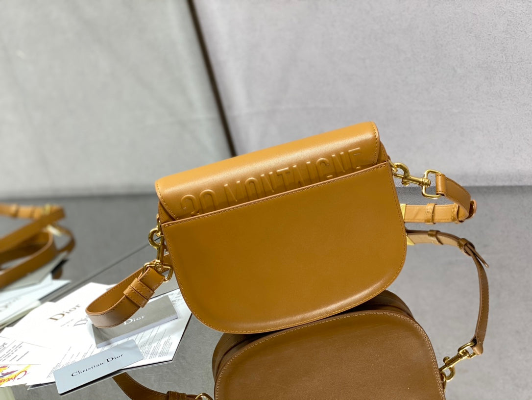 MEDIUM CD BOBBY 22CM BROWN CALFSKIN GOLD HARDWARE mysite