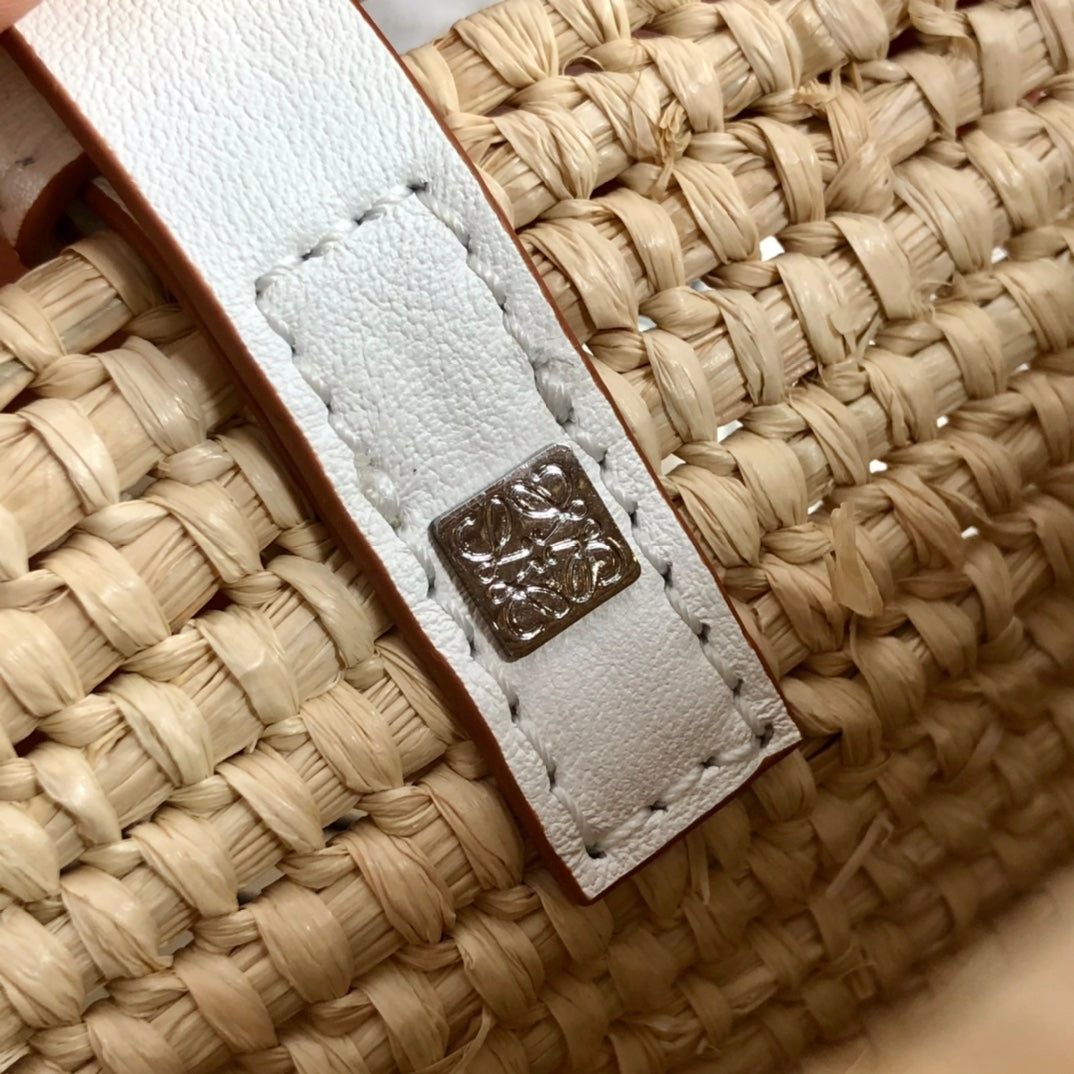 LOE SQUARE BASKET BAG 28 IN NATURAL RAFFIA AND WHITE CALFSKIN mysite
