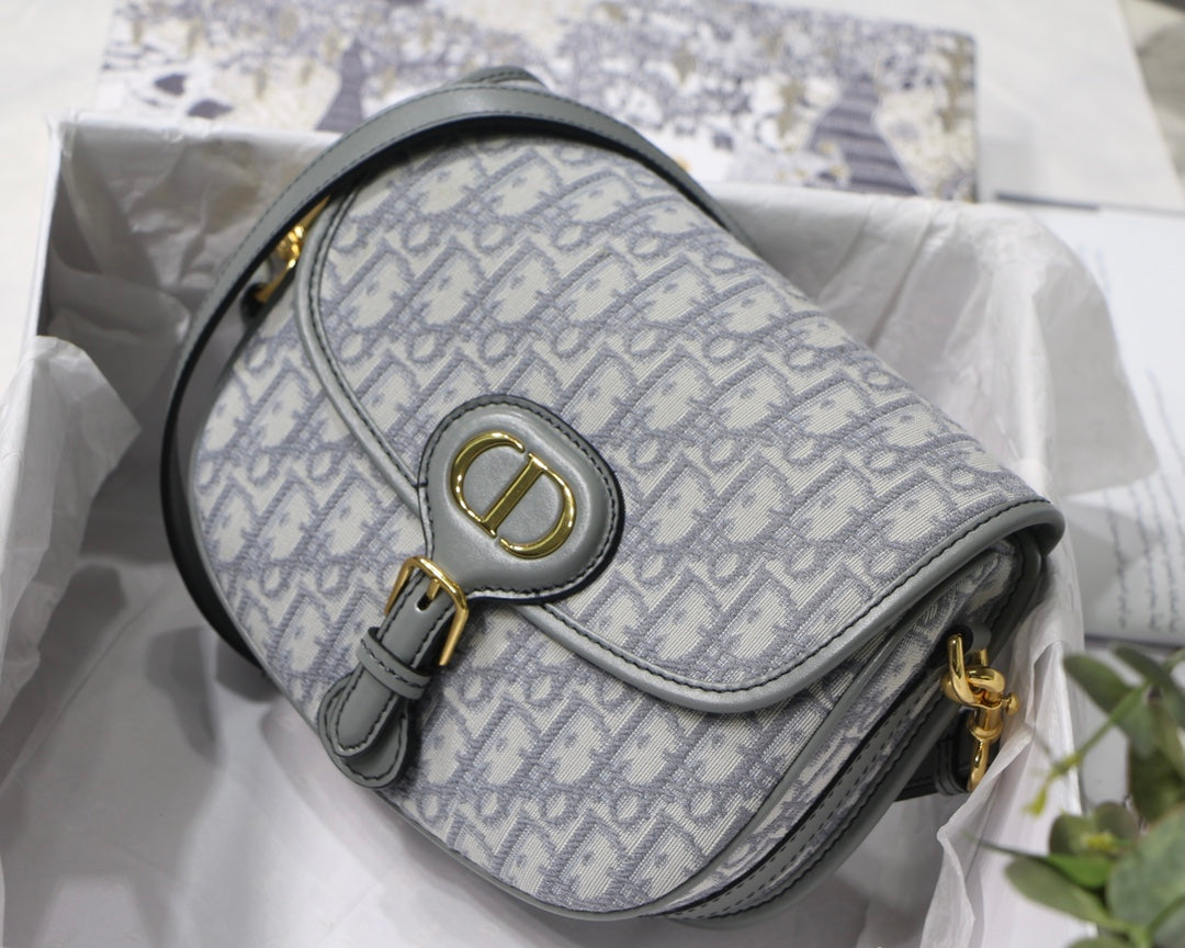 MEDIUM CD BOBBY 22CM GREY OBLIQUE CANVAS GOLD HARDWARE mysite