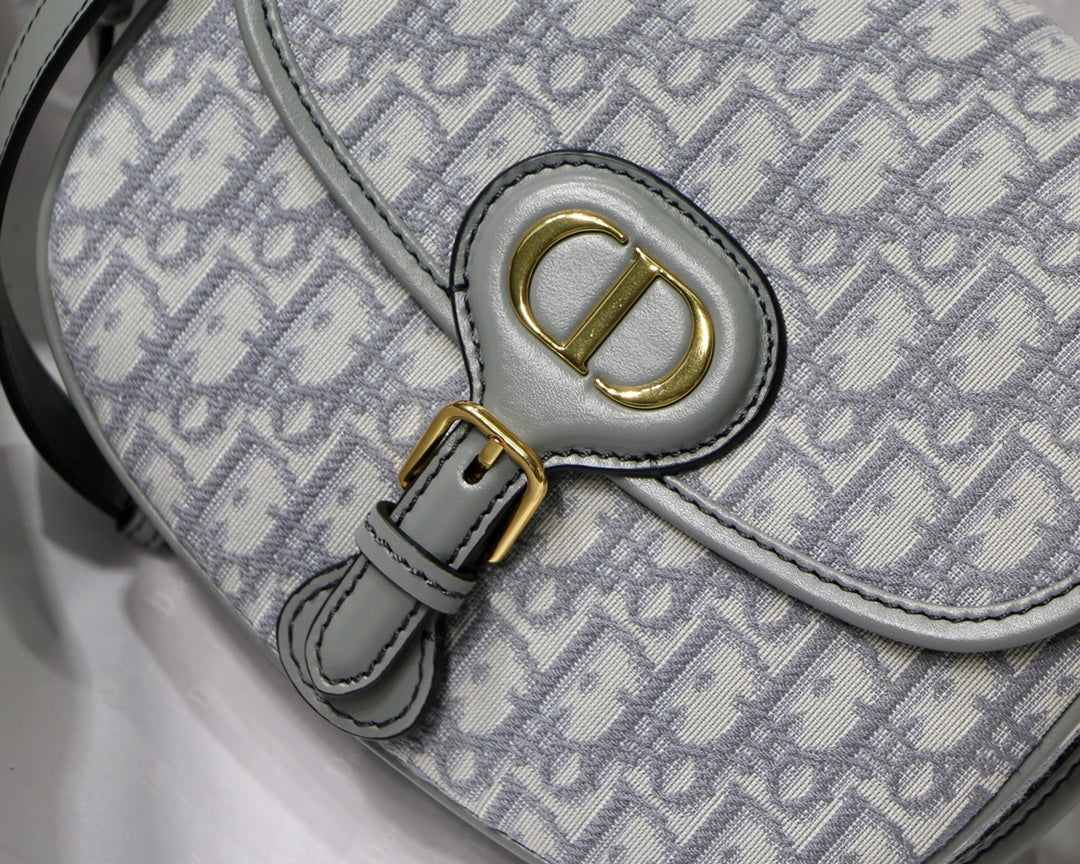 MEDIUM CD BOBBY 22CM GREY OBLIQUE CANVAS GOLD HARDWARE mysite