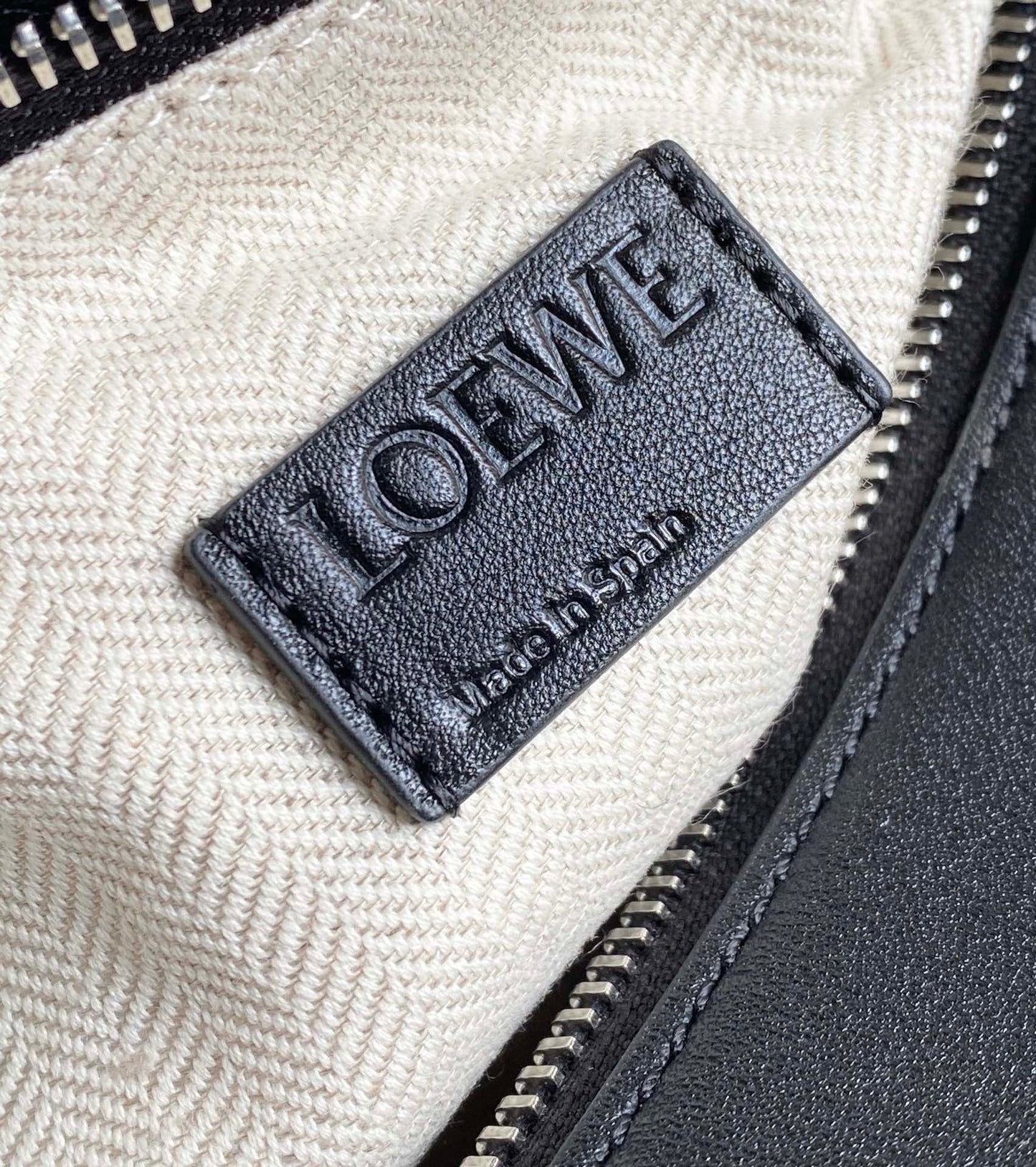 MEDIUM 29 PUZZLE BAG IN BLACK SOFT GRAINED CALFSKIN mysite