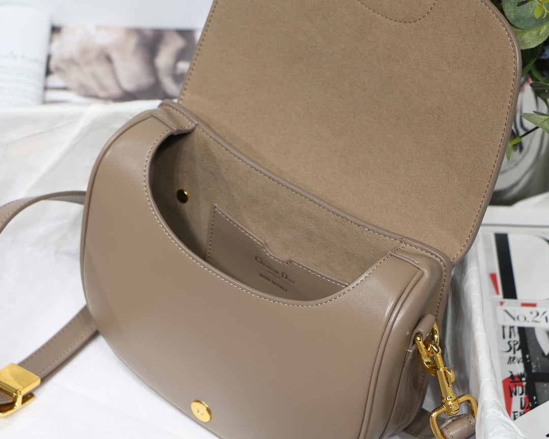 MEDIUM CD BOBBY 22CM DARK BROWN CALFSKIN GOLD HARDWARE mysite
