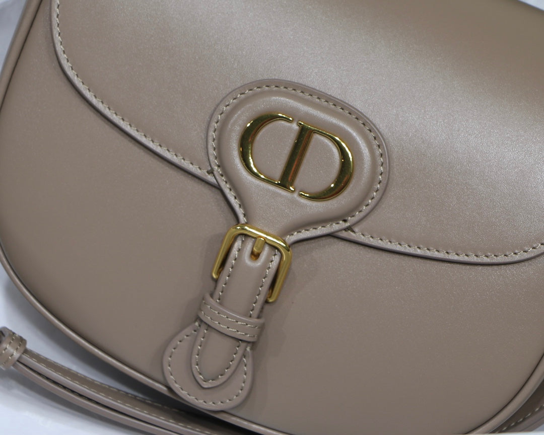 MEDIUM CD BOBBY 22CM DARK BROWN CALFSKIN GOLD HARDWARE mysite