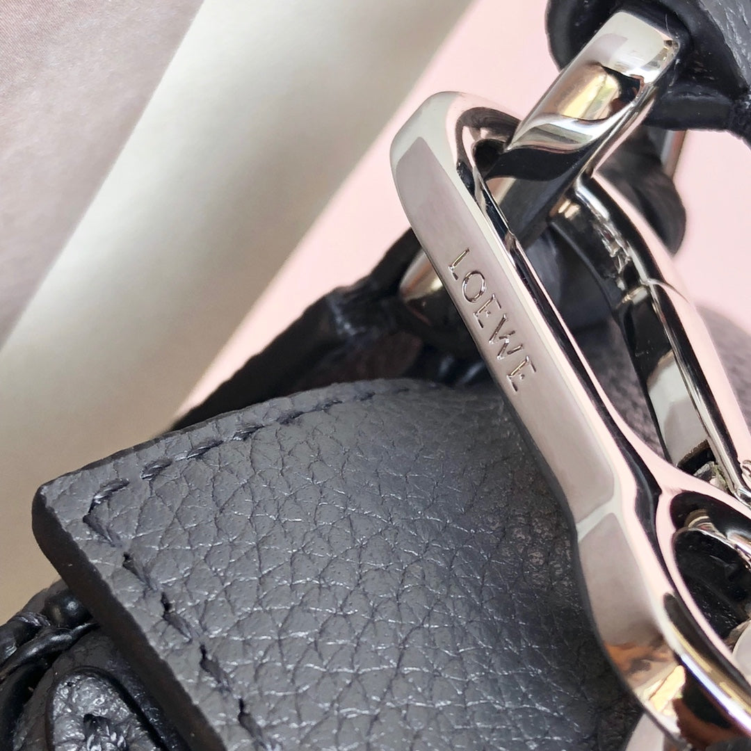 SMALL PUZZLE 24 BAG IN CLASSIC BLACK CALFSKIN mysite