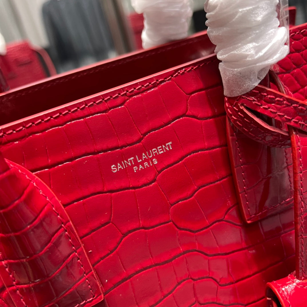 SAC DE JOUR BABY 26 RED CALFSKIN GOLD HARDWARE mysite