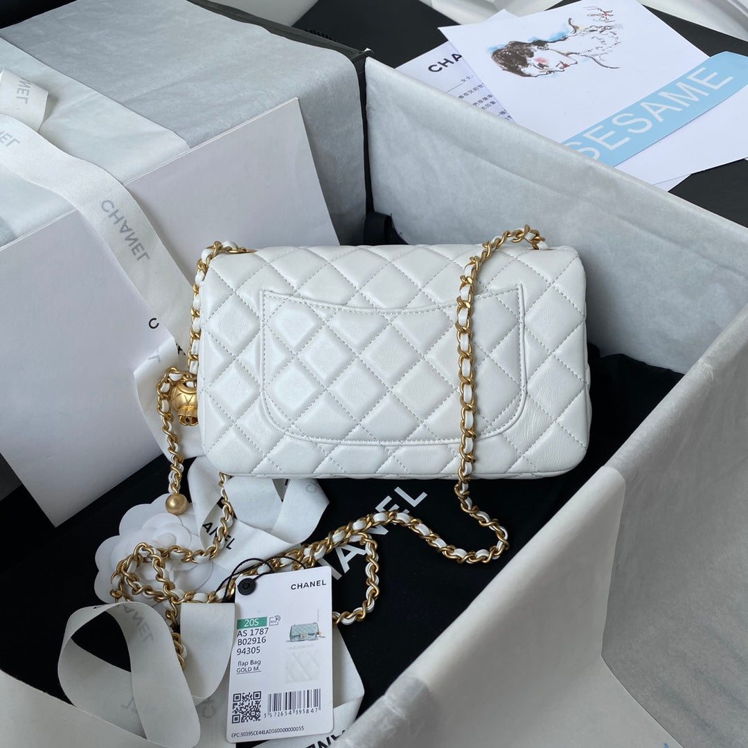 Classic Mini Flap Bag 20cm White Lambskin Gold Hardware mysite
