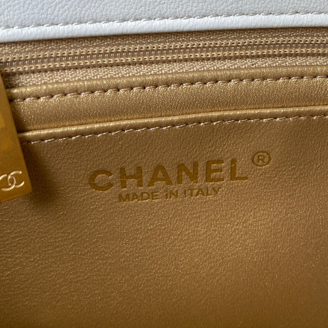 Classic Mini Flap Bag 20cm White Lambskin Gold Hardware mysite