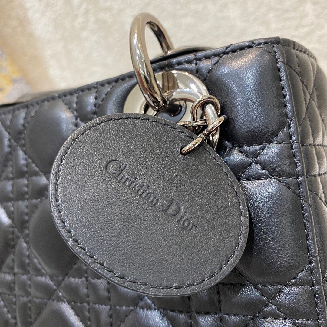 small lady 20 black lambskin shw mysite