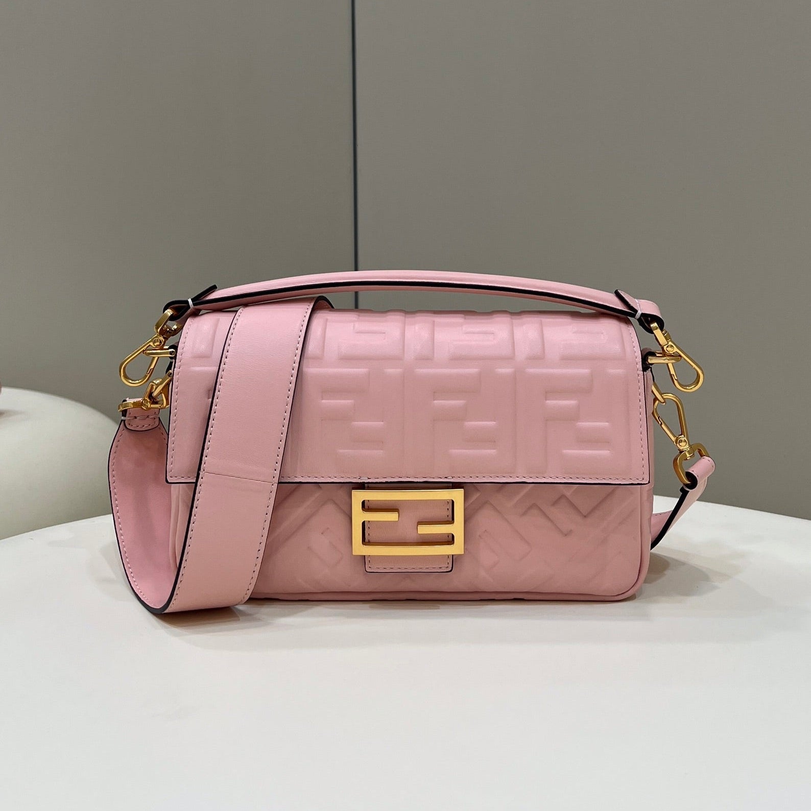 Baguette 27cm Pink Lambskin Gold Hardware mysite