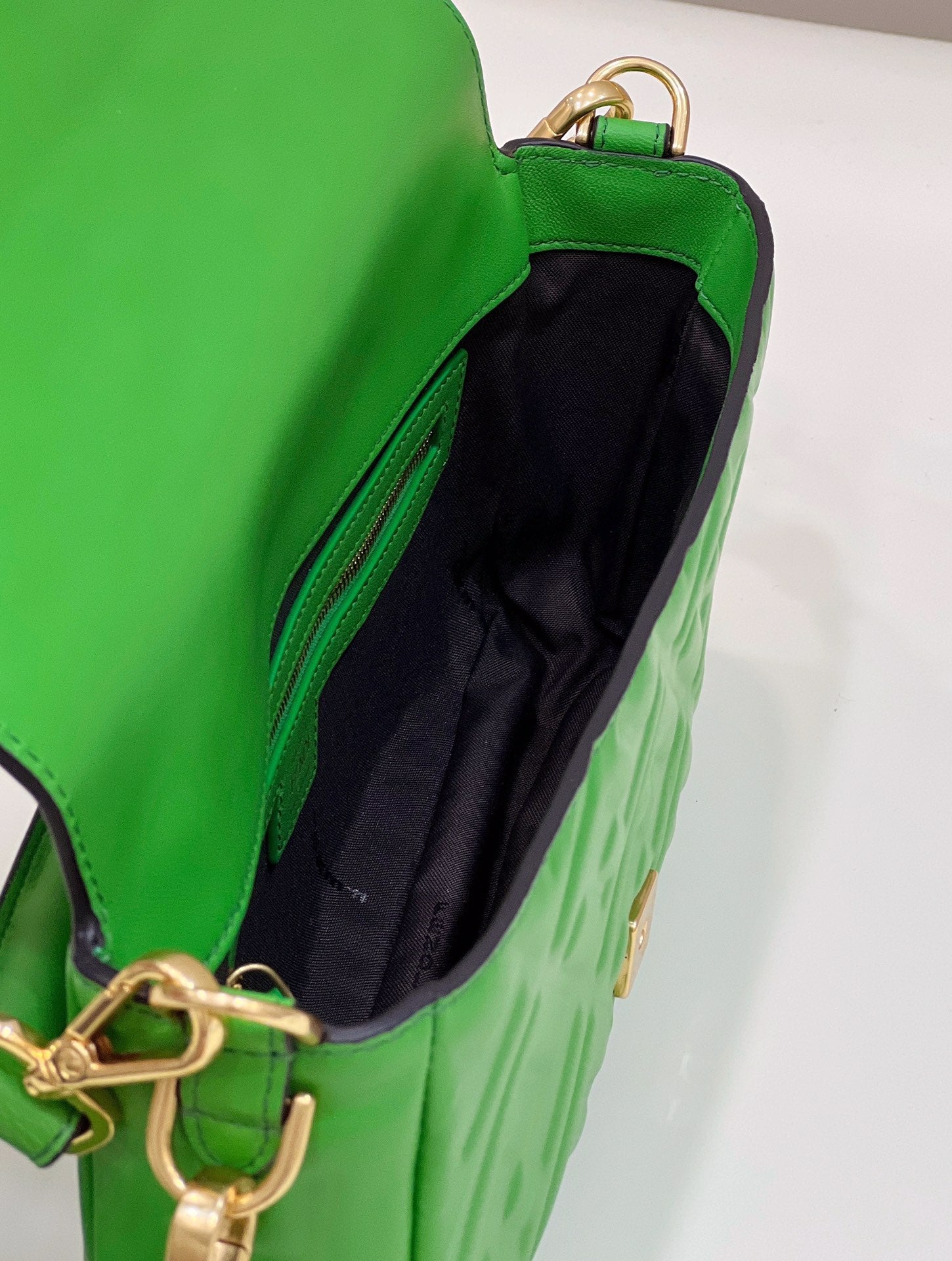 BAGUETTE WITH FF MOTIF 27 IN EMERALD GREEN SOFT LAMBSKIN GOLD HARDWARE mysite