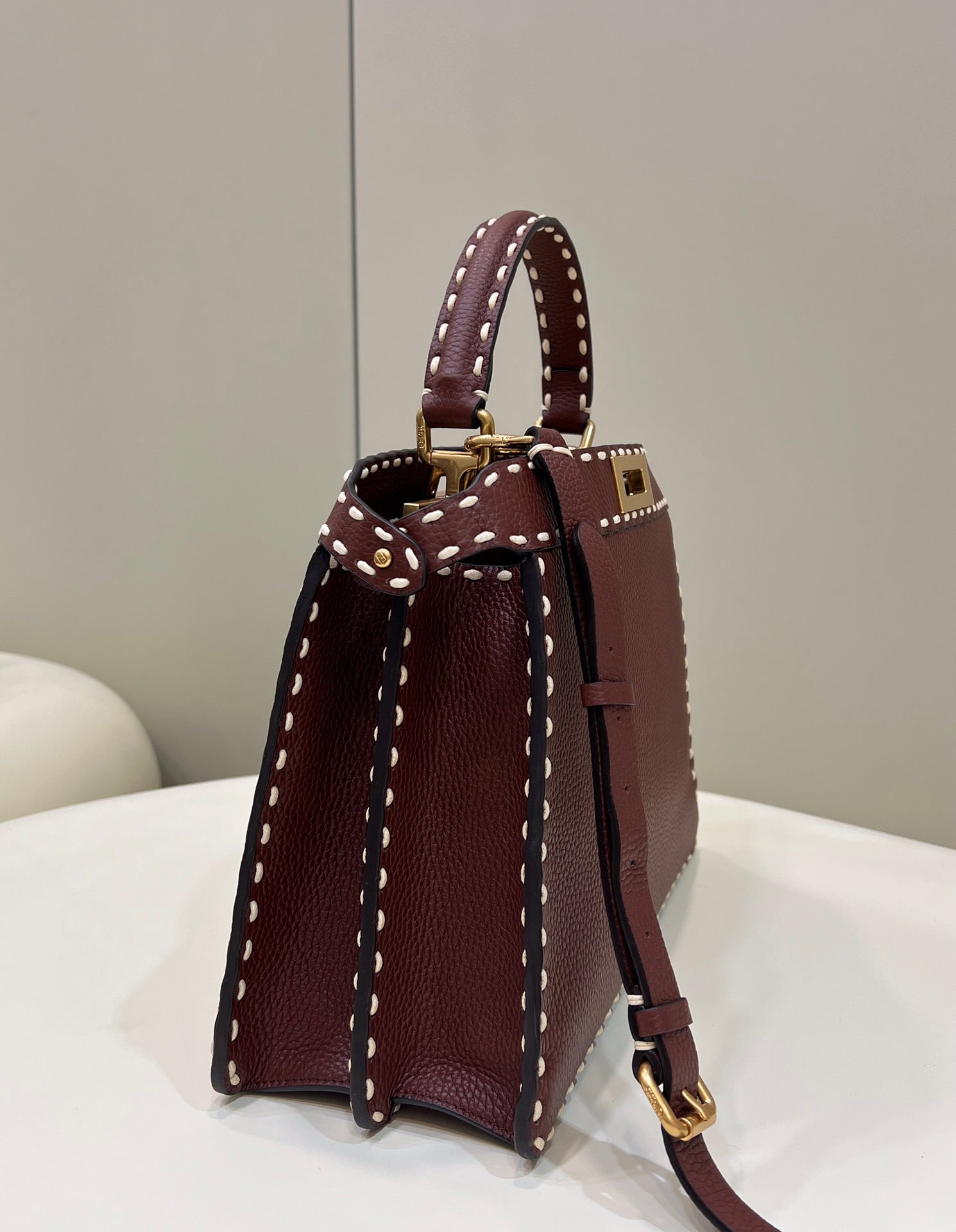 PEEKABOO ISEEU 33 IN SANGRIA RED GRAINED CALFSKIN GOLD HARDWARE mysite