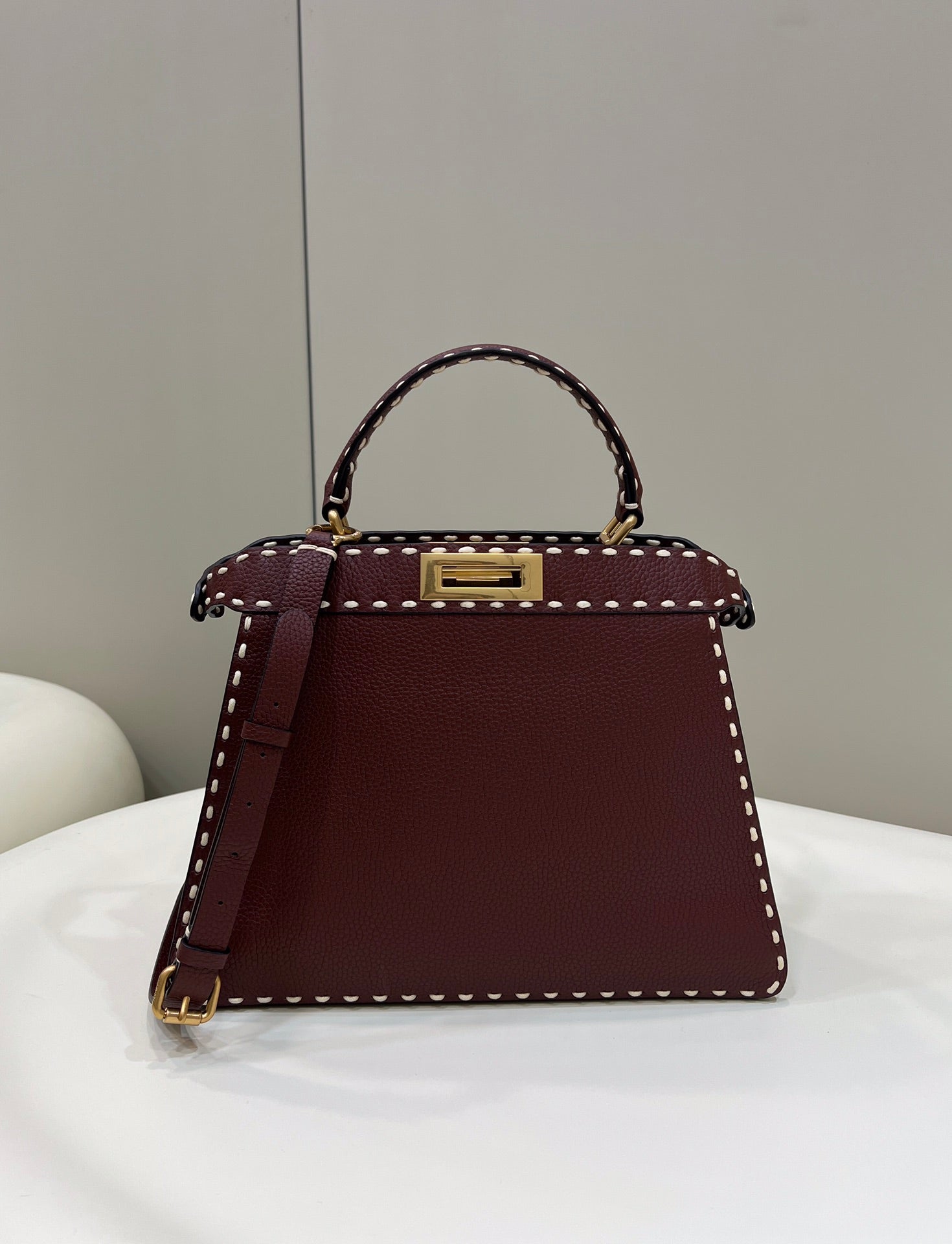 PEEKABOO ISEEU 33 IN SANGRIA RED GRAINED CALFSKIN GOLD HARDWARE mysite