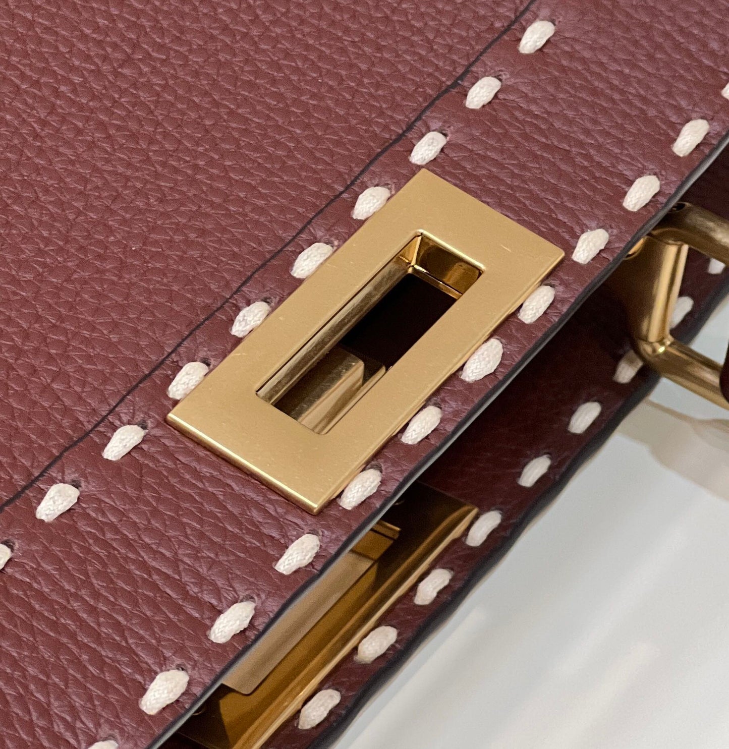 PEEKABOO ISEEU 33 IN SANGRIA RED GRAINED CALFSKIN GOLD HARDWARE mysite