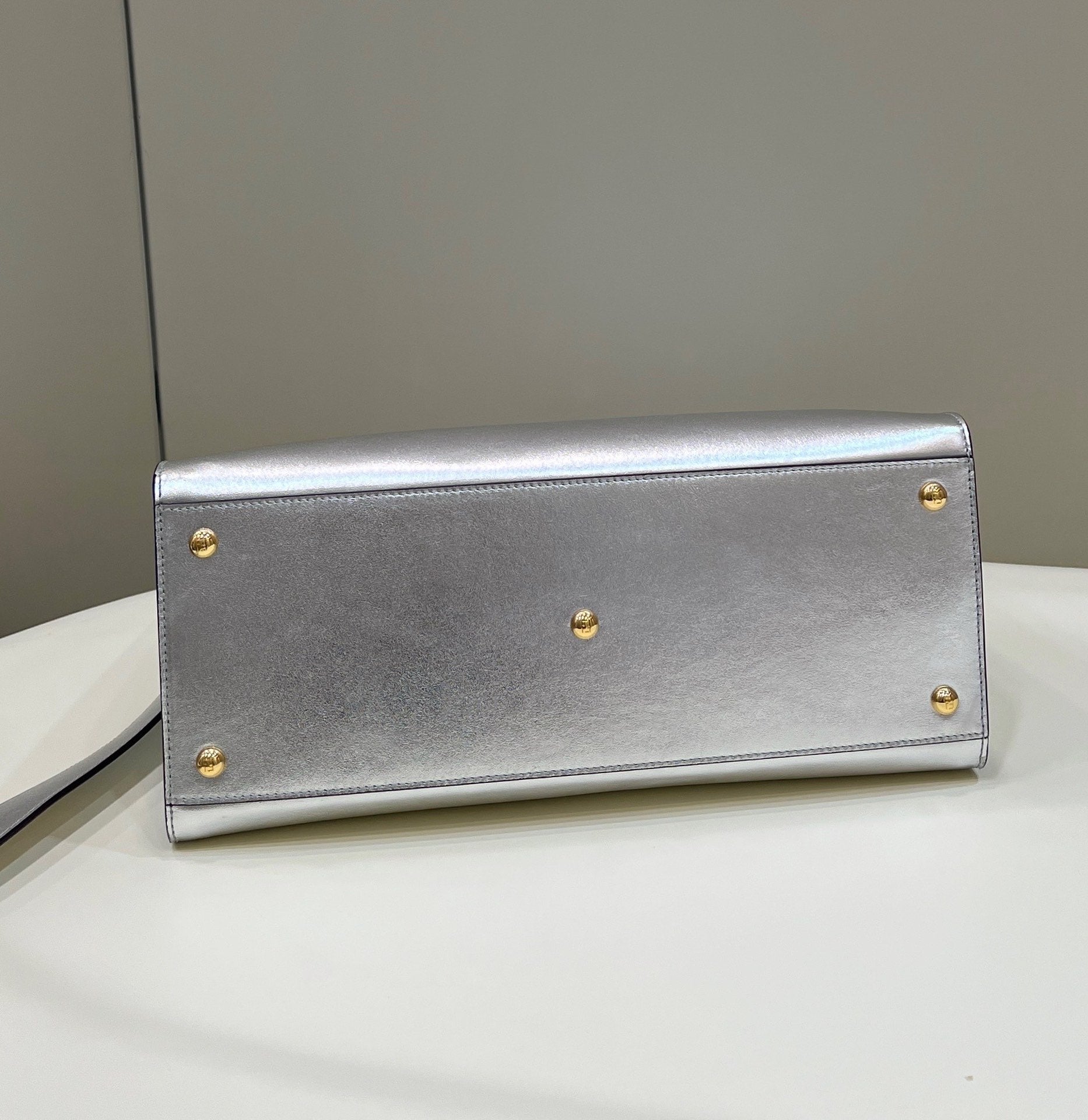 SHINE LARGE 35 TOTE IN SILVER CALFSKIN mysite