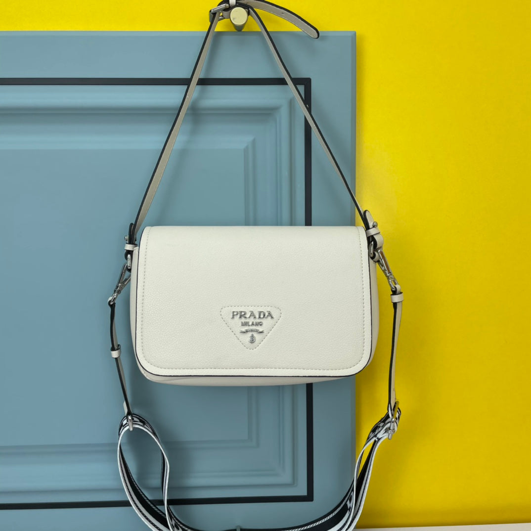 PRA 24 BAG WITH STRAP IN WHITE CALFSKIN mysite