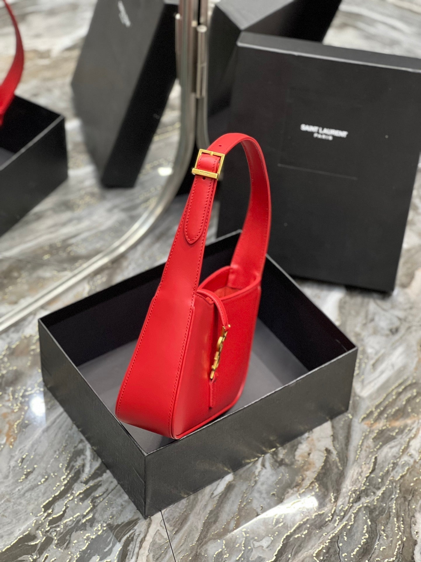 LE 5 A 7 23 RED LAMBSKIN GOLD HARDWARE mysite