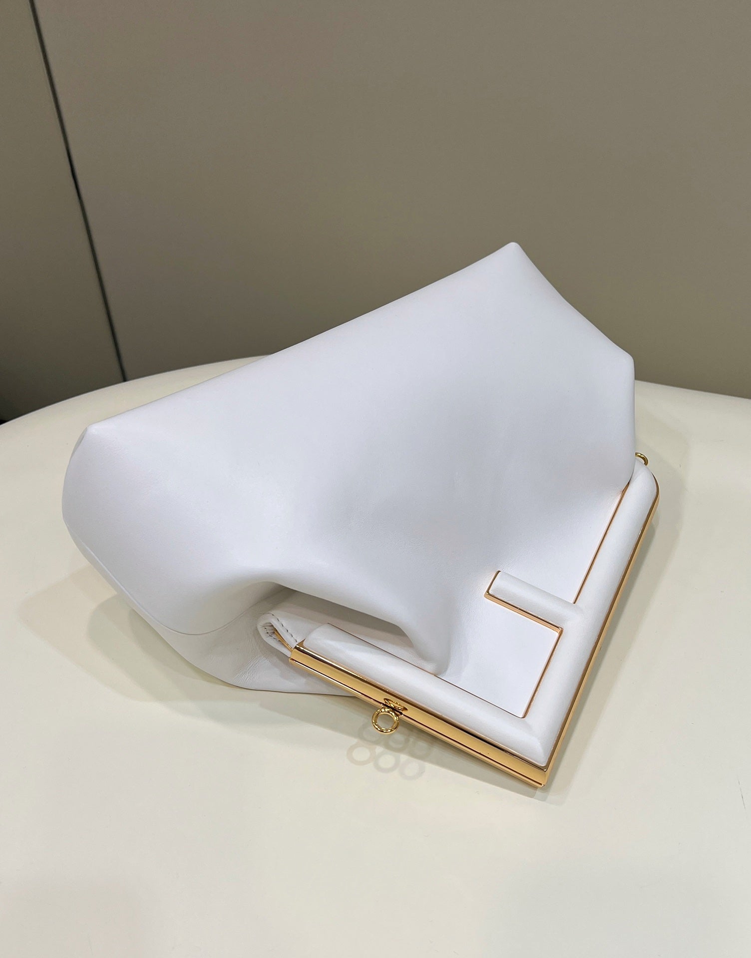 FENDI FIRST SMALL 32 IN WHITE NAPPA LEATHER BAG GOLD HARDWARE mysite