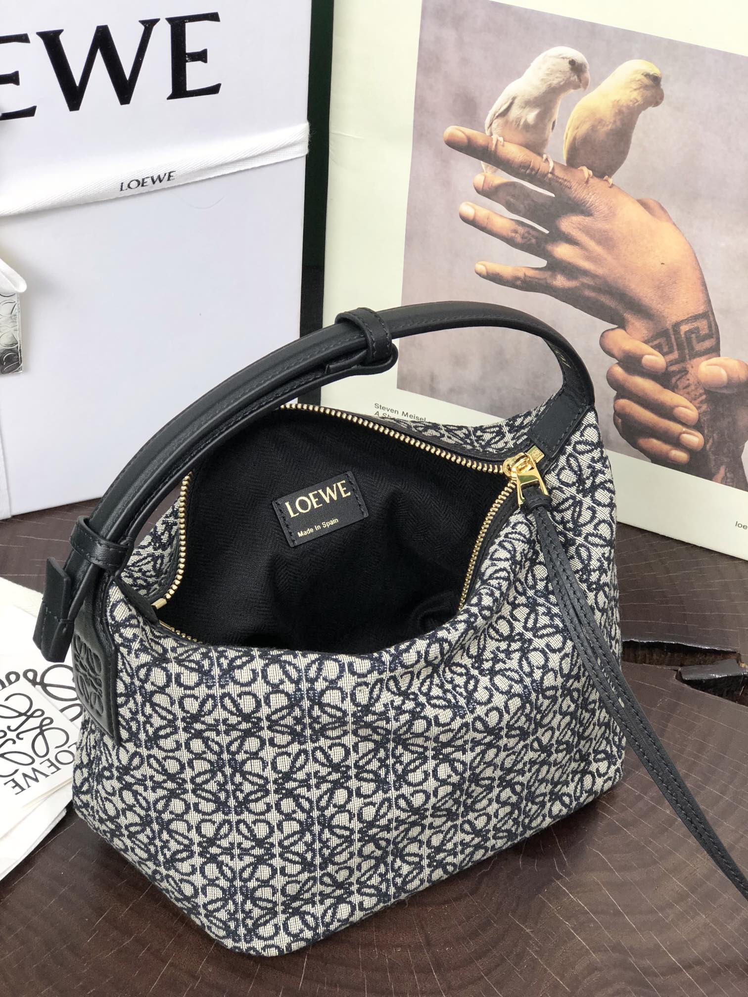 LOE CUBI 21 BAG IN WHITE MIX BLACK ANAGRAM JACQUARD mysite