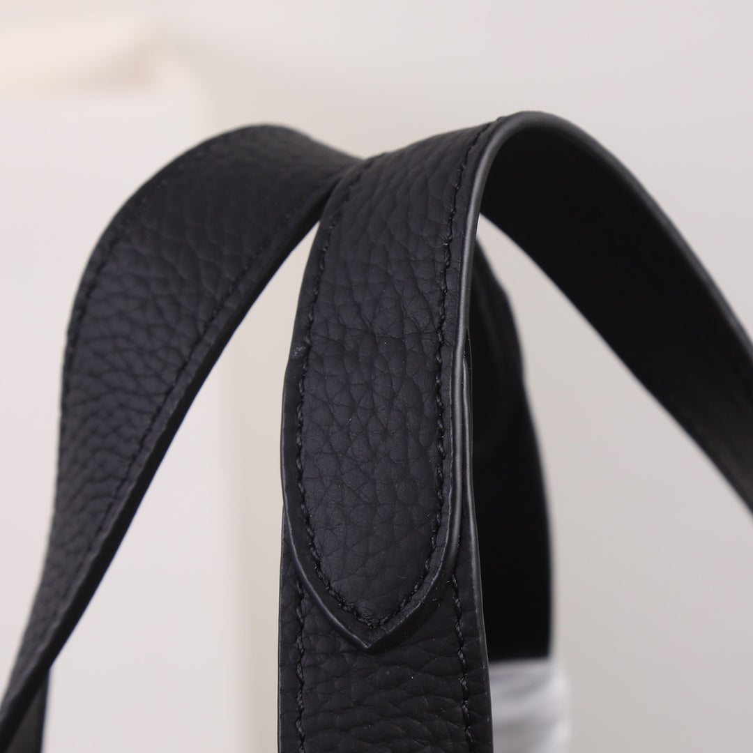 PRA 18 DYNAMIQUE LOGO TOTE BAG IN BLACK CALFSKIN mysite