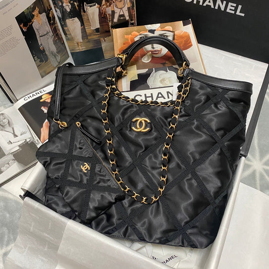 TOTE BAG 44 IN BLACK NYLON GOLD HARDWARE mysite
