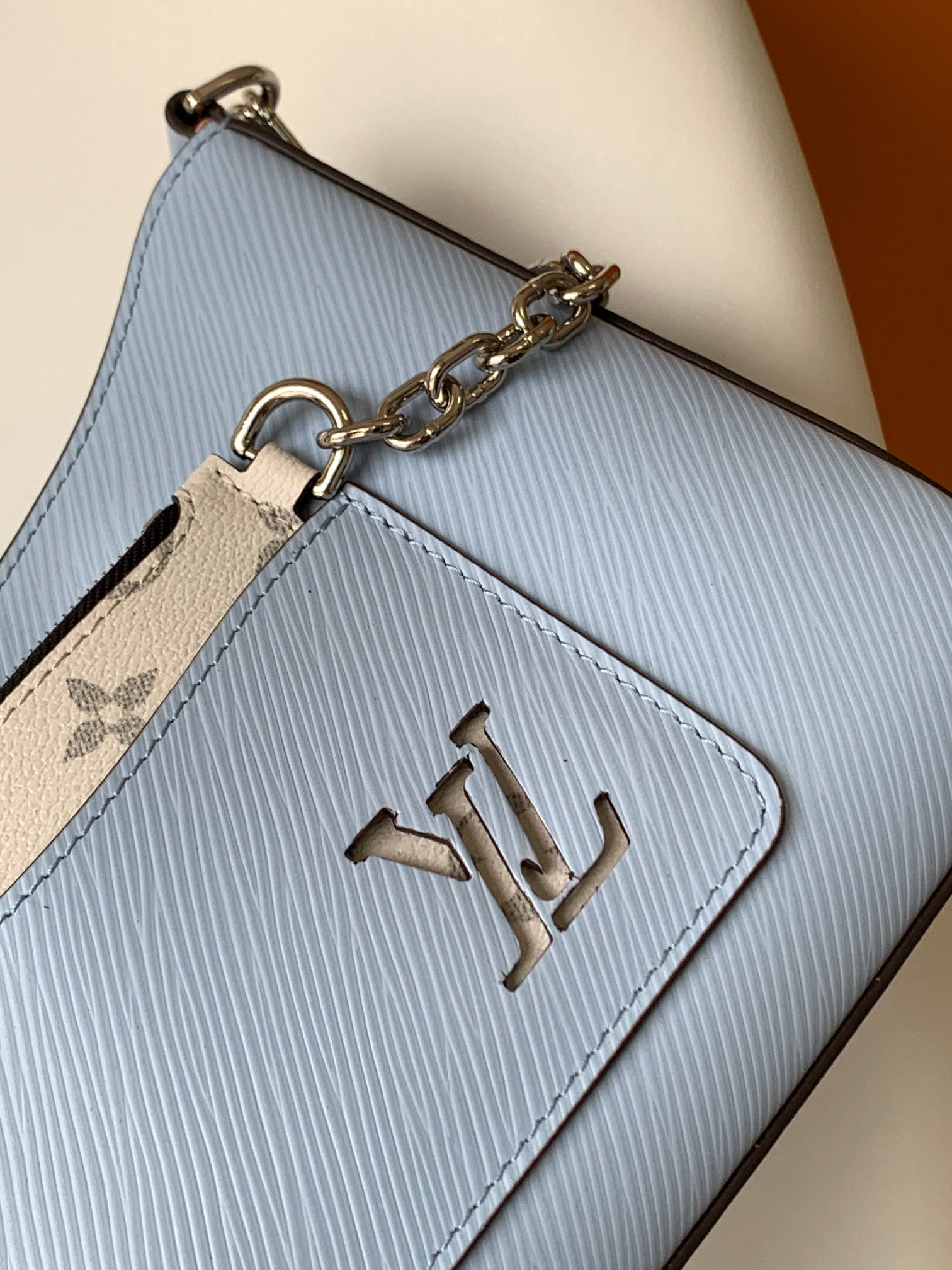 LV Marelle 25cm Blue Epi Grain Cowhide Metal HW mysite