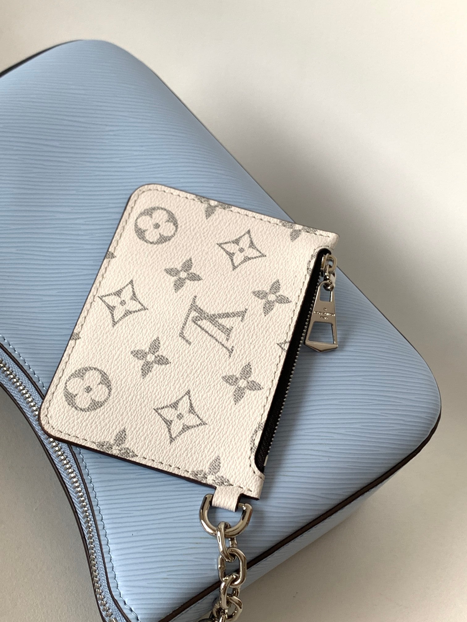 LV Marelle 25cm Blue Epi Grain Cowhide Metal HW mysite