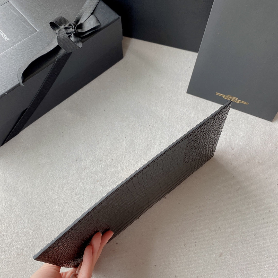 UPTOWN POUCH 27 IN BLACK CROCODILE-EMBOSSED SHINY CALFSKIN GOLD LOGO mysite