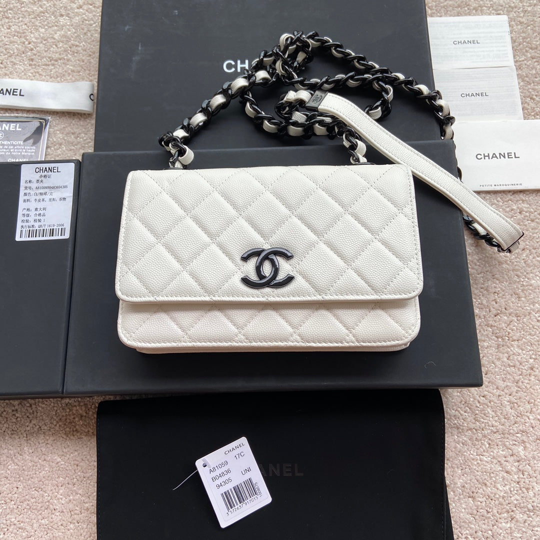 CC Classic Woc 20cm White Grained Calfskin Black Hardware mysite