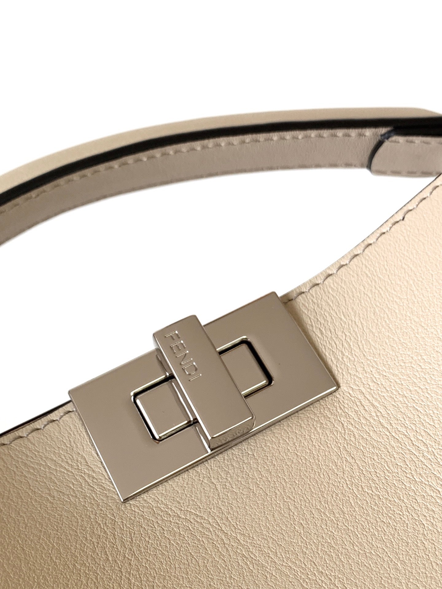 Peekaboo ISeeU Small 27cm Bag ivory lambskin gold hardware mysite