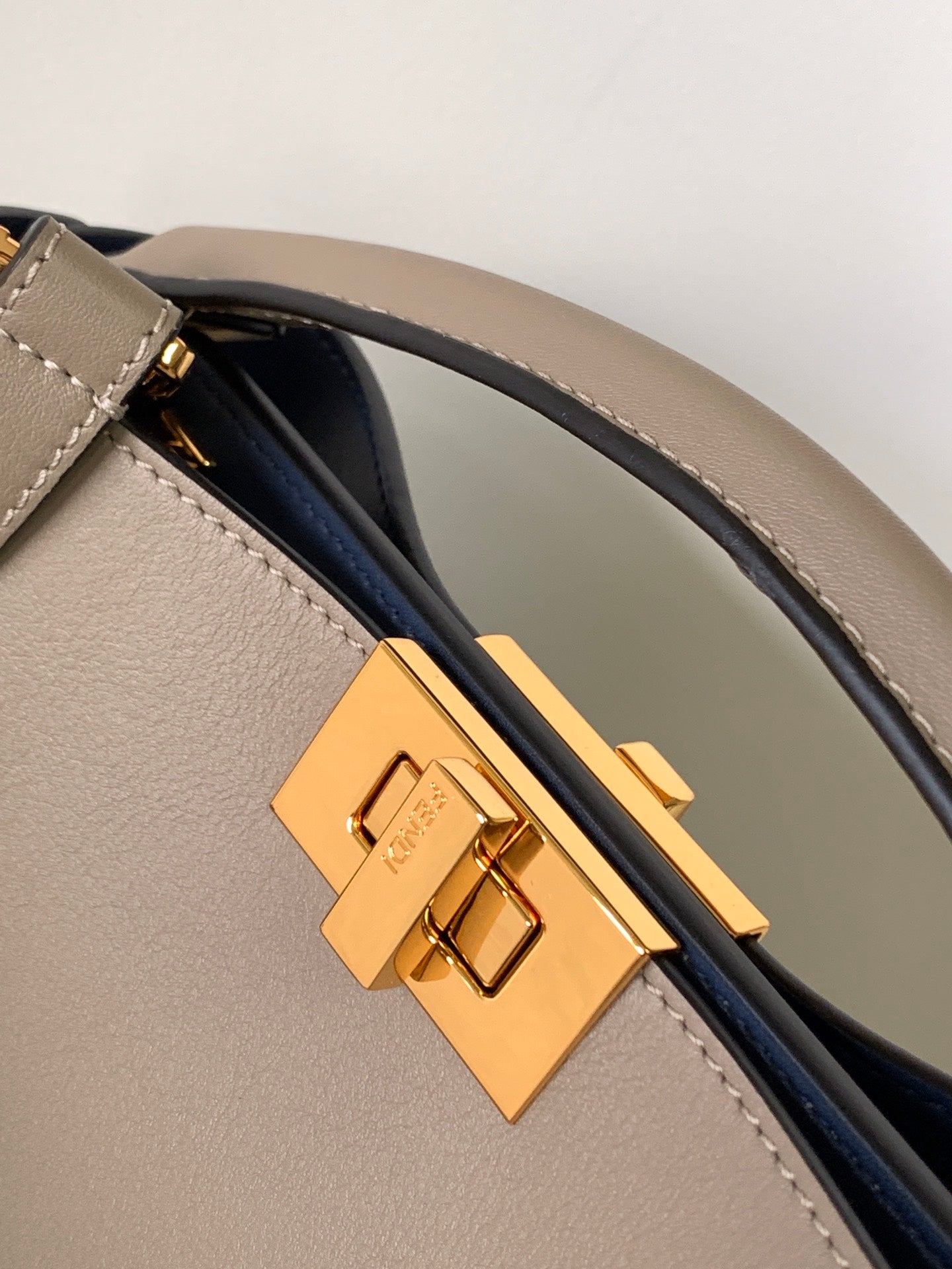 Peekaboo ISeeU Small 27cm Bag brown lambskin gold hardware mysite