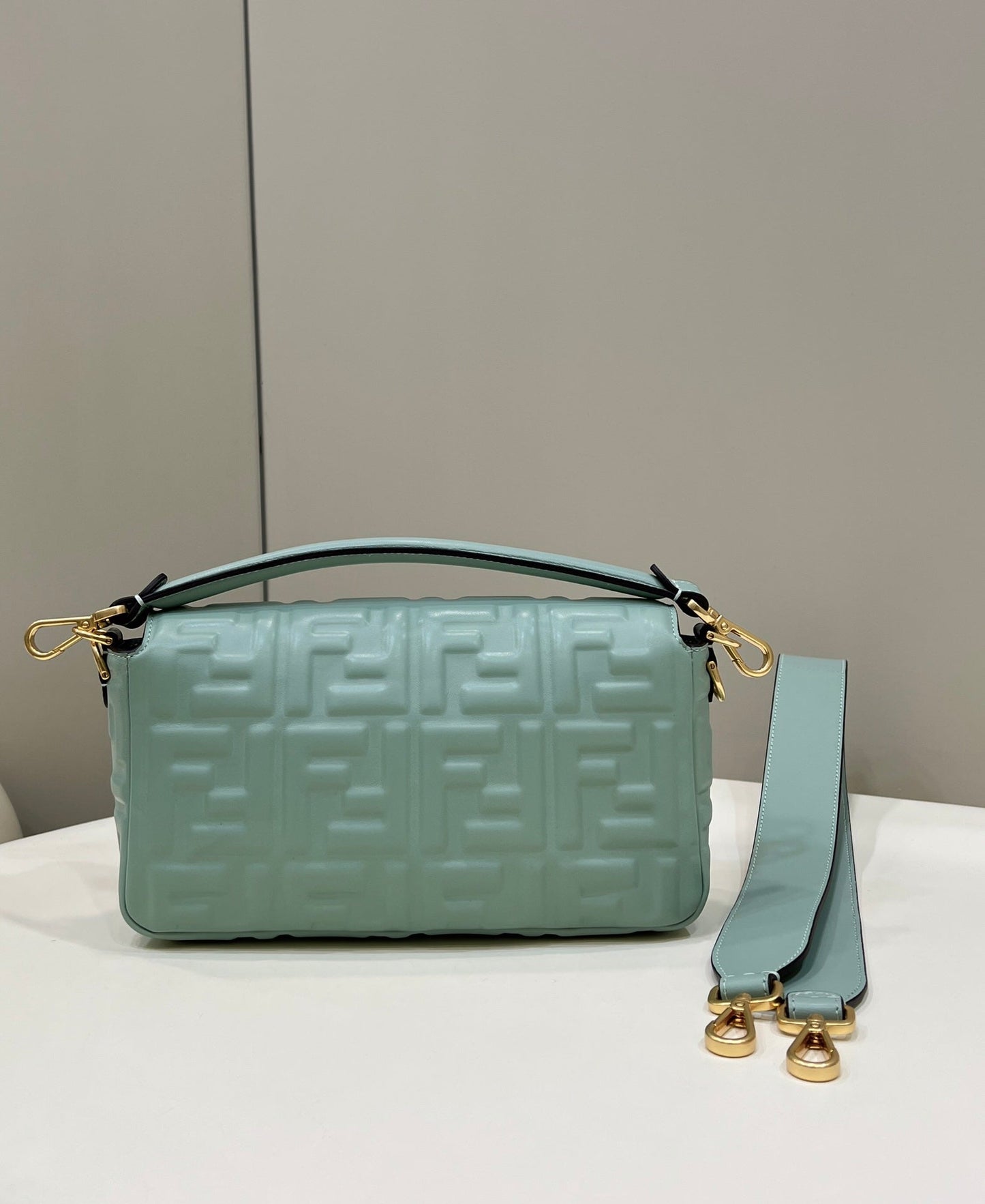 BAGUETTE WITH FF MOTIF 27 IN VIRIDIAN GREEN SOFT LAMBSKIN GOLD HARDWARE mysite