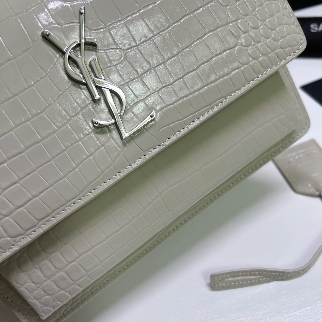 SUNSET MEDIUM 22 IN WHITE CROCODILE PATTERN CALFSKIN SILVER HARDWARE mysite