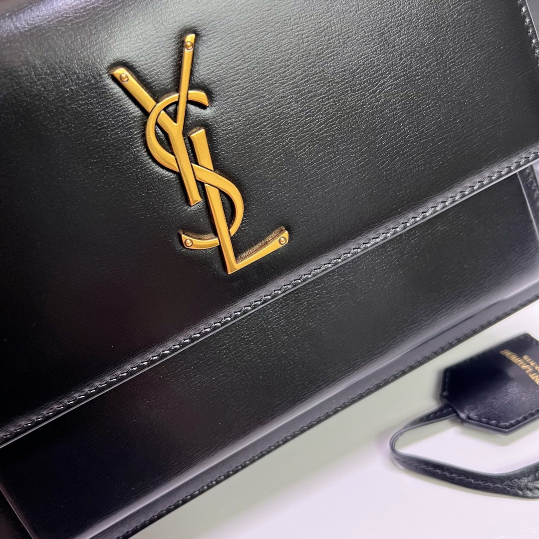 SUNSET MEDIUM 22 IN BLACK CALFSKIN GOLD HARDWARE mysite