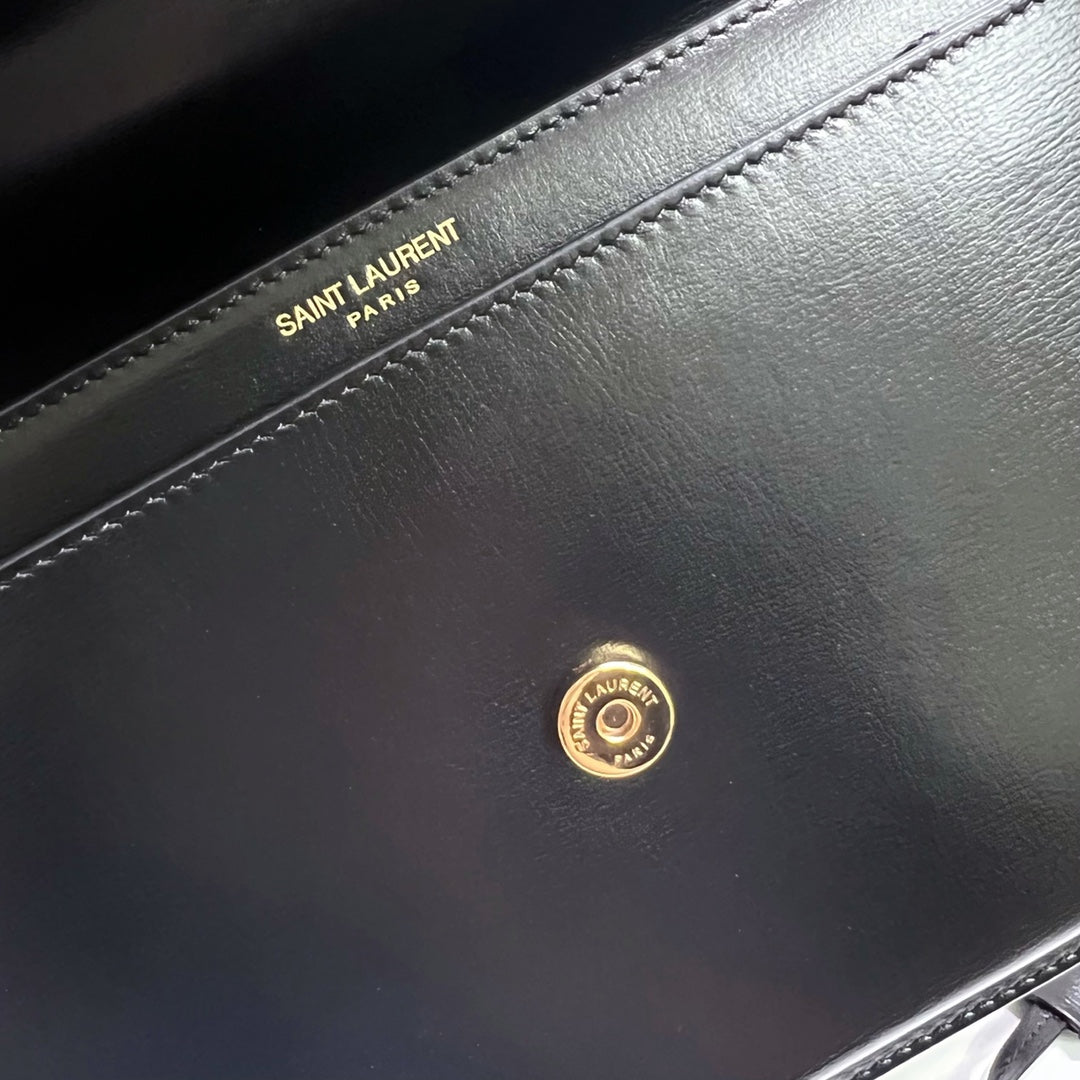 SUNSET MEDIUM 22 IN BLACK CALFSKIN GOLD HARDWARE mysite