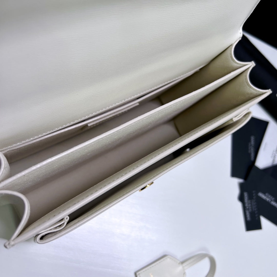 SUNSET MEDIUM 22 IN WHITE CALFSKIN GOLD HARDWARE mysite