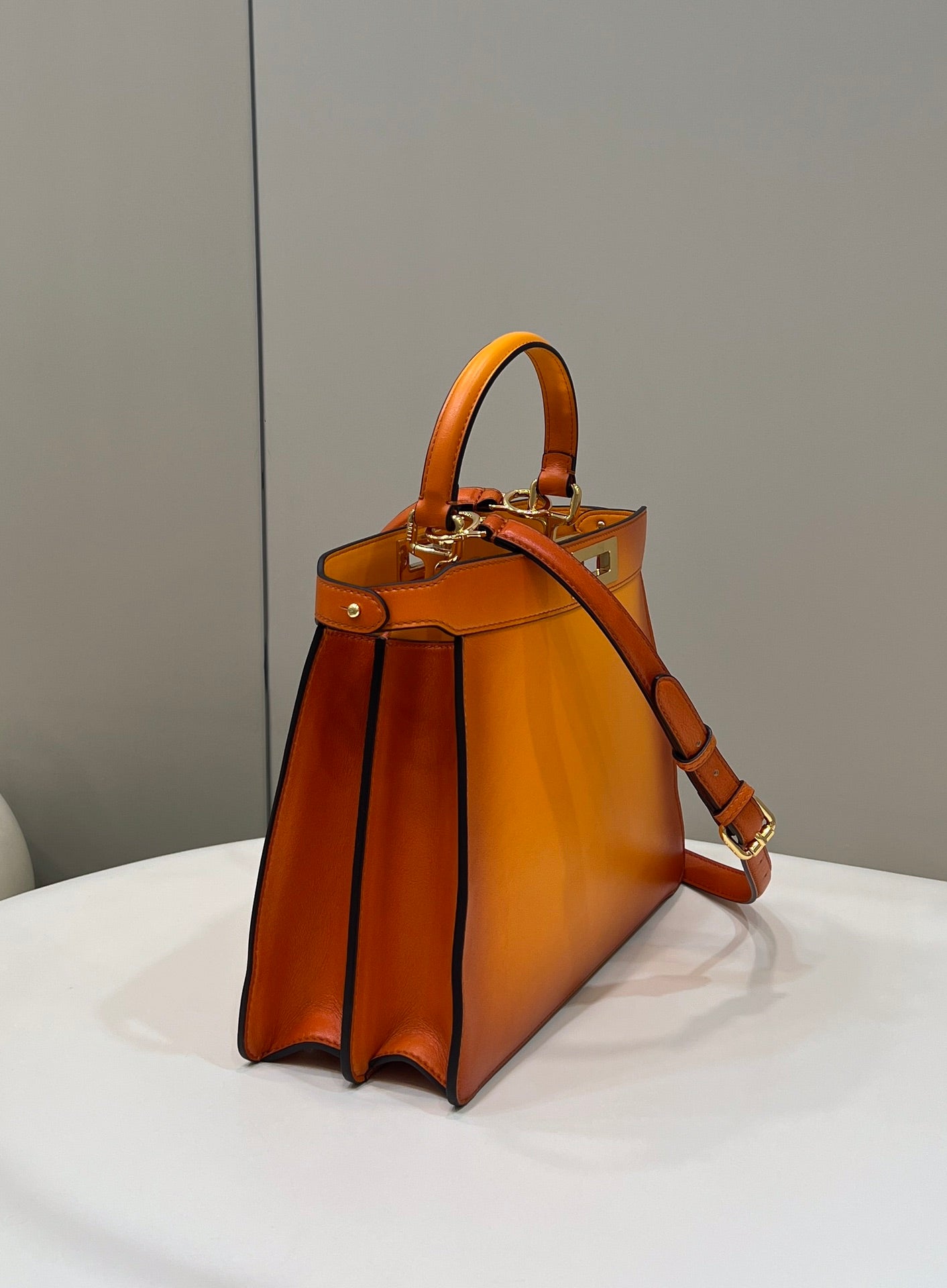 PEEKABOO ISEEU 33 IN ORANGE OMBRE SMOOTH CALFSKIN GOLD HARDWARE mysite