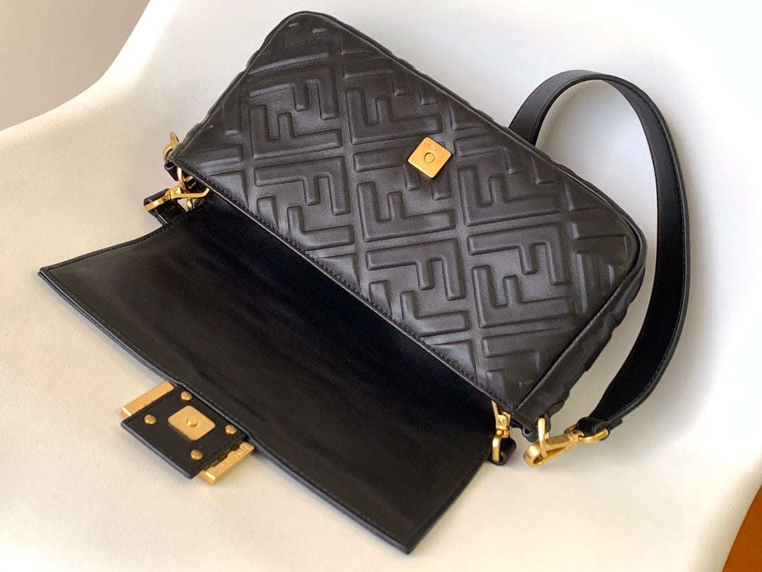 Fend Baguette 27 Bag With FF Motif Black Leather Ghw mysite
