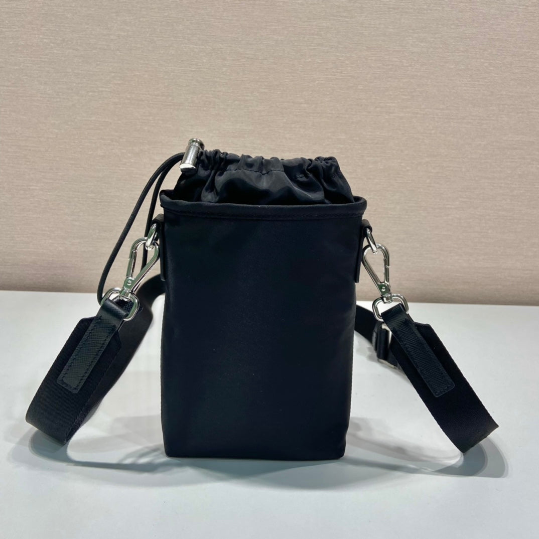 PHONE BAG 18 IN BLACK RE-NYLON mysite