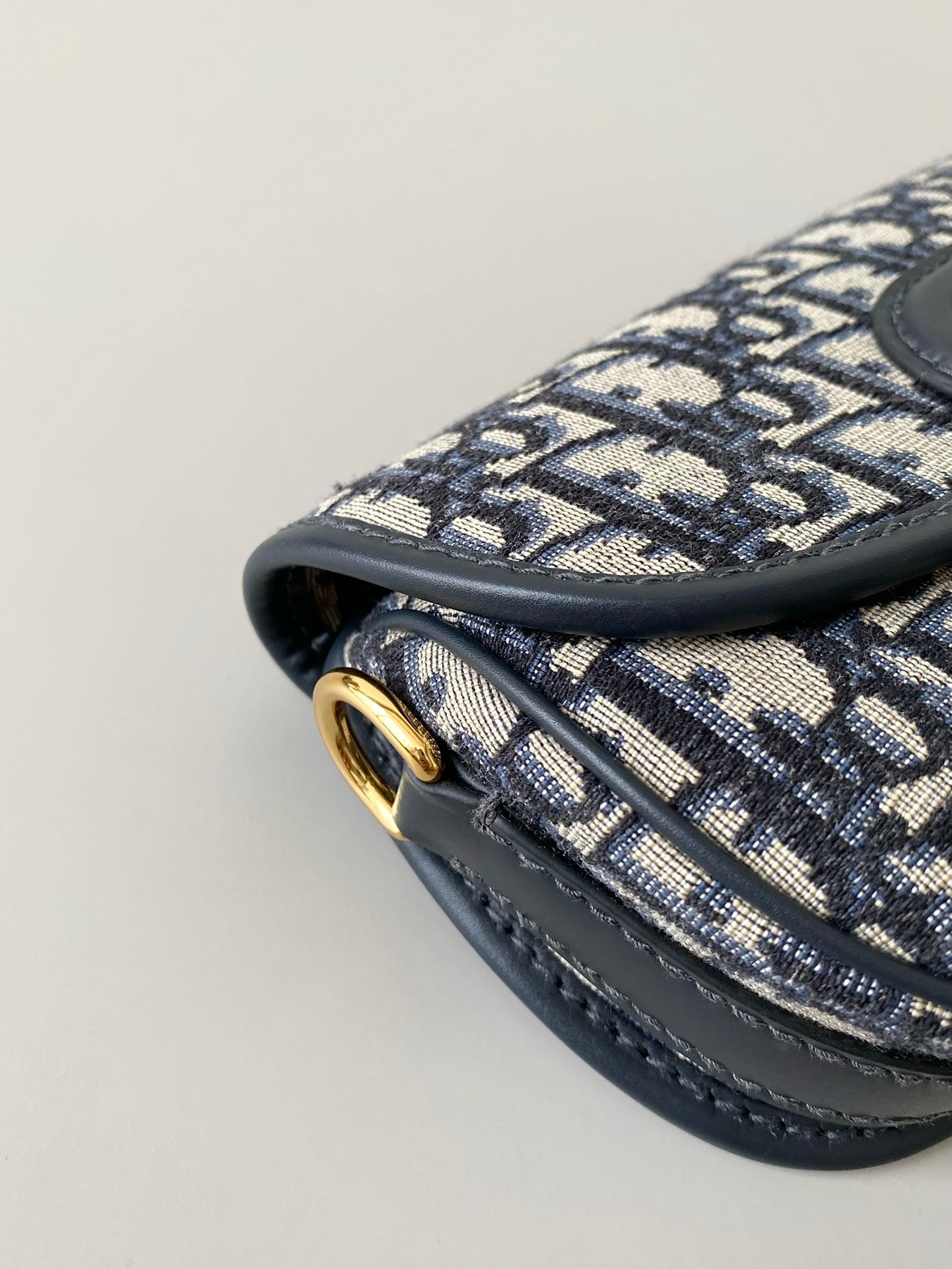 medium cd east west bobby 22cm blue oblique canvas mysite