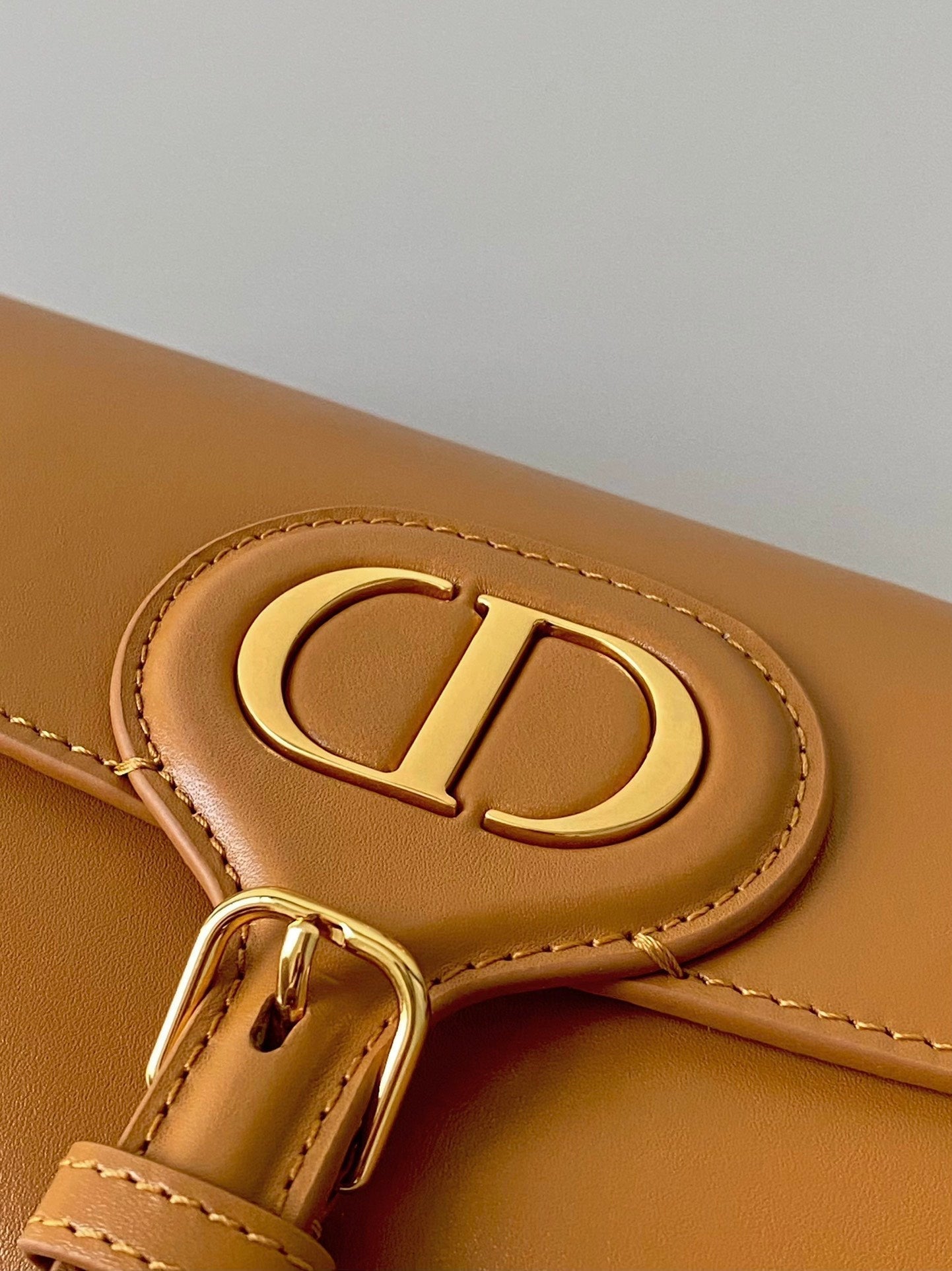 medium cd east west bobby 22cm brown calfskin ghw mysite