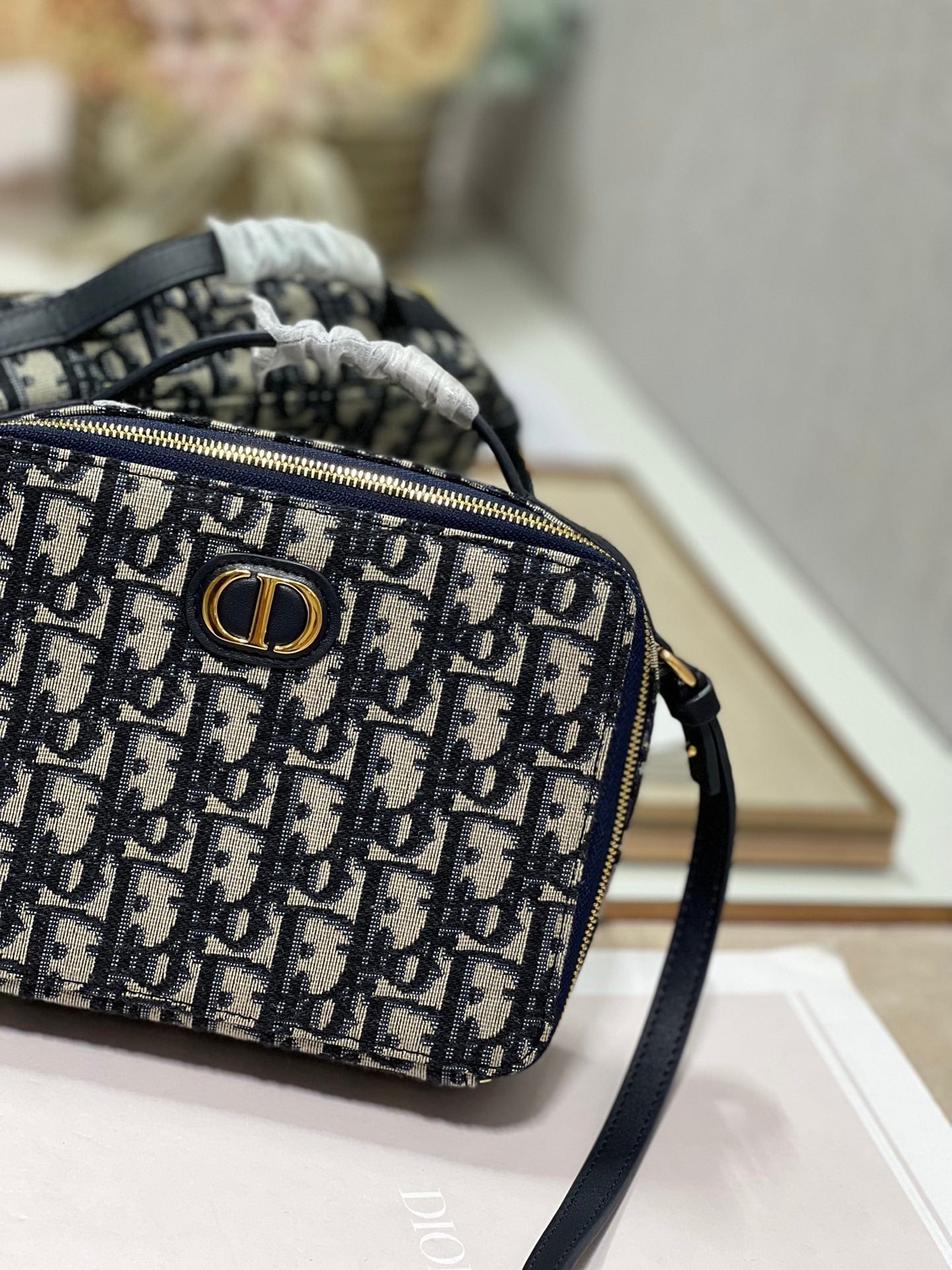 cd caro box 18 blue oblique embroidery mysite