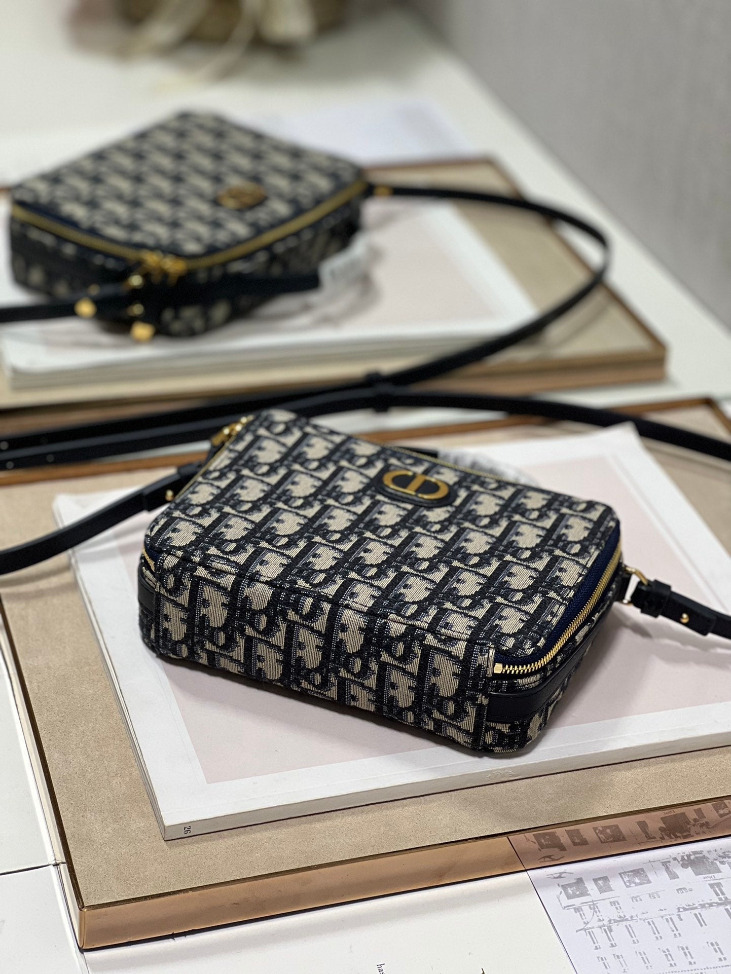 cd caro box 18 blue oblique embroidery mysite