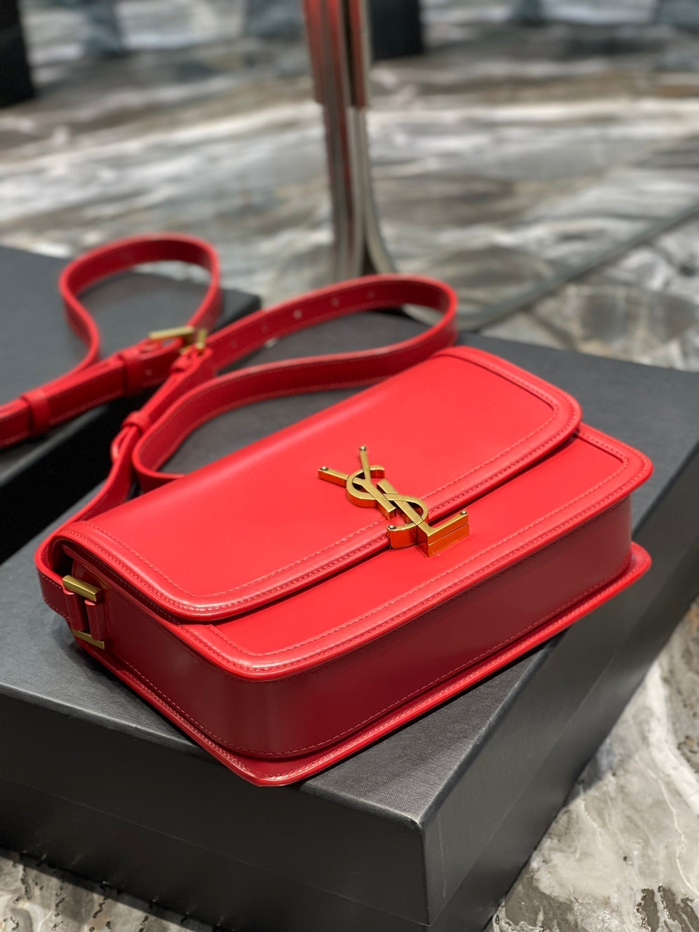 SOLFERINO MEDIUM 23 RED CALFSKIN GOLD HARDWARE mysite