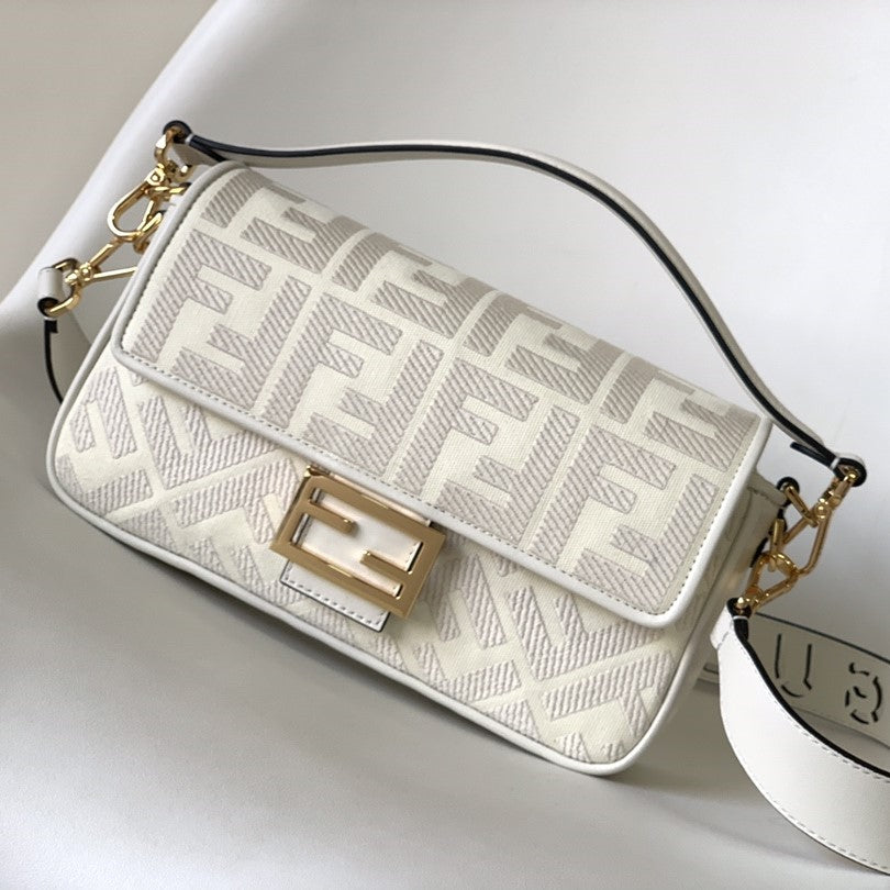Fend Baguette White Canvas Bag 27 with FF Embroidery Ghw mysite