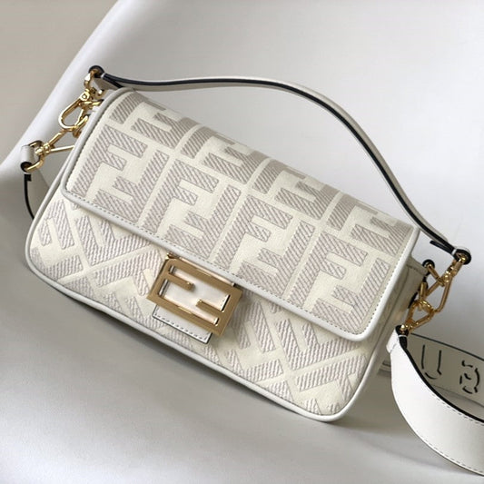 Fend Baguette White Canvas Bag 27 with FF Embroidery Ghw mysite