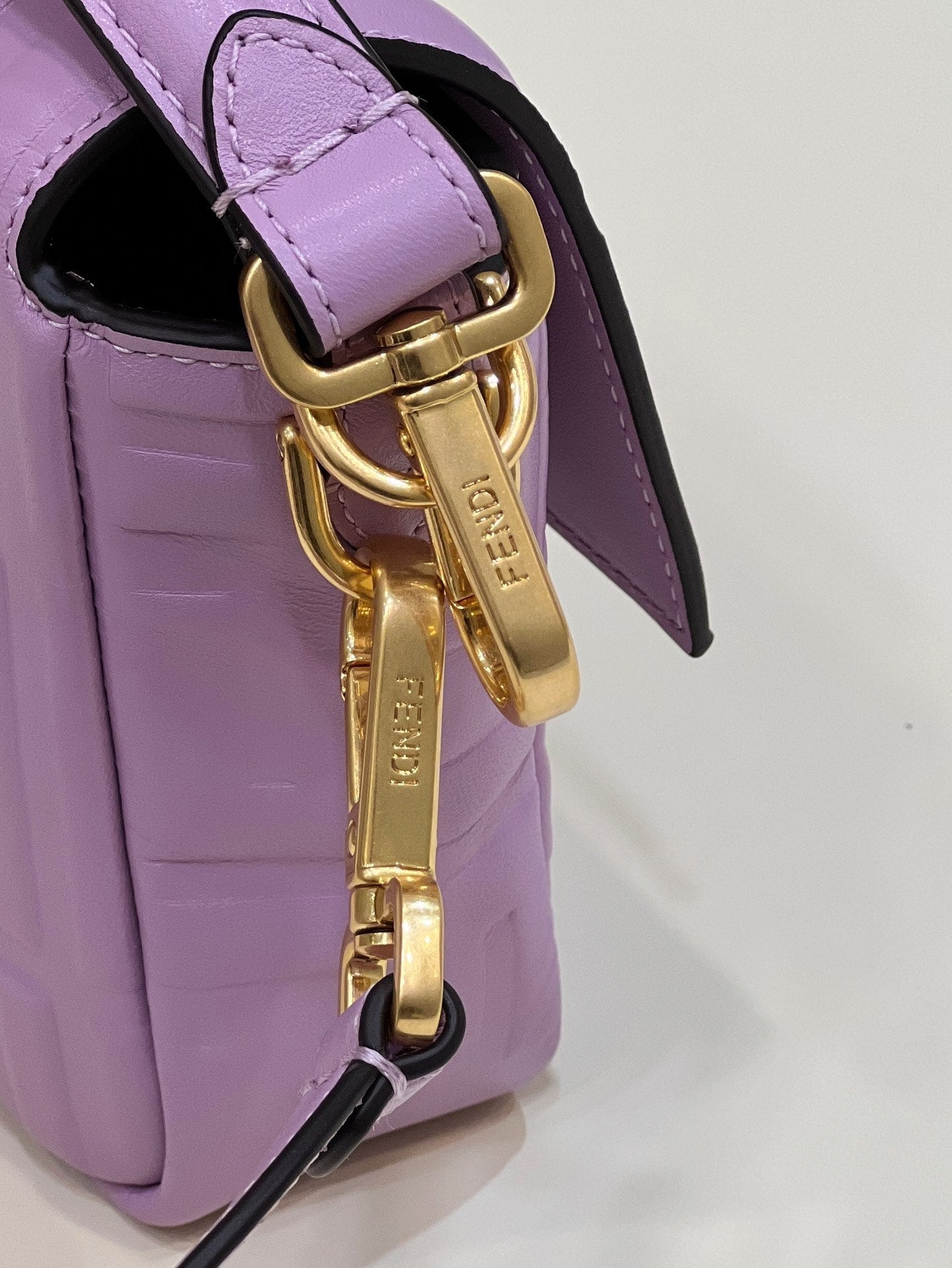 BAGUETTE WITH FF MOTIF 27 IN MAUVE PURPLE SOFT LAMBSKIN GOLD HARDWARE mysite
