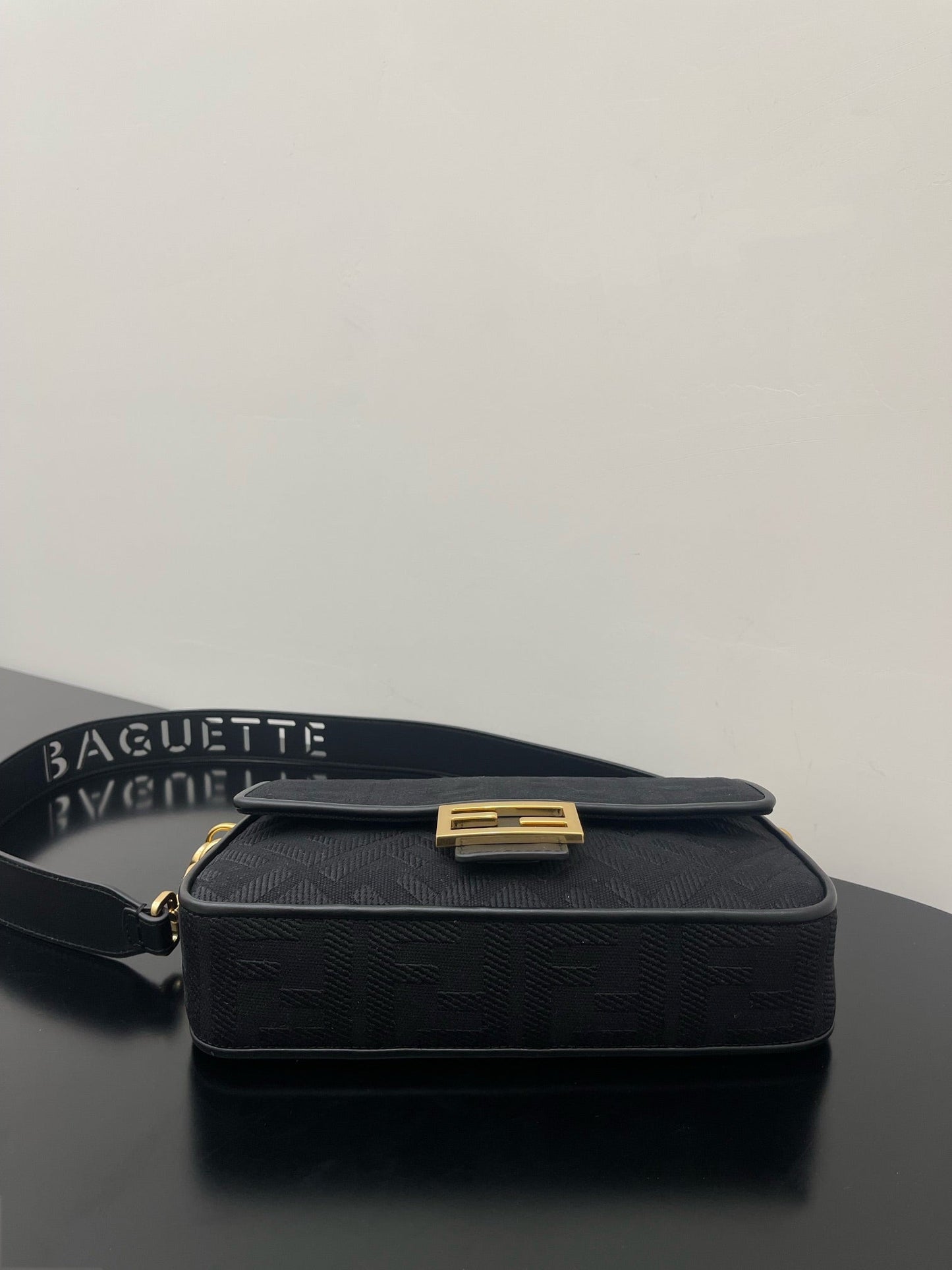 FENDI 26 BAGUETTE BLACK NAPPA LEATHER BAG WITH GOLD HARDWARE mysite