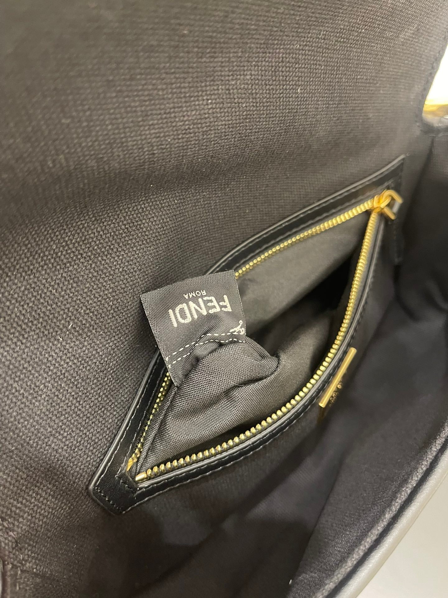 FENDI 26 BAGUETTE BLACK NAPPA LEATHER BAG WITH GOLD HARDWARE mysite