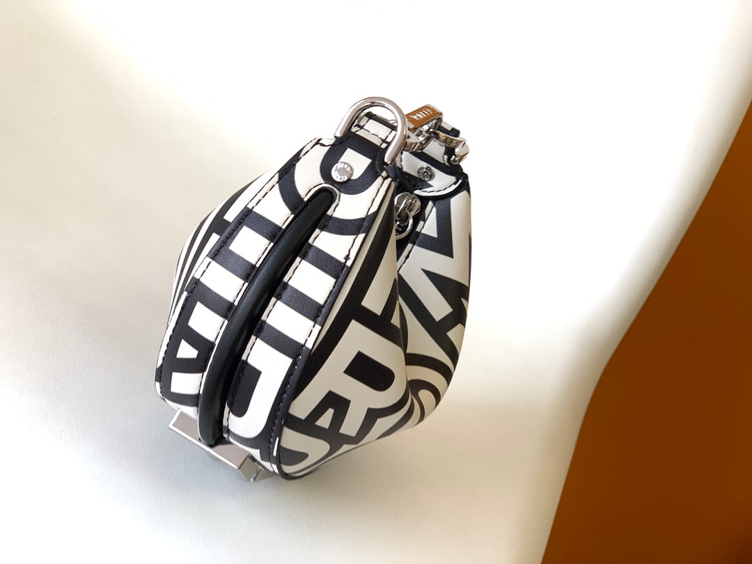 FENDIGRAPHY MINI 16 IN WHITE MIX BLACK SMOOTH CALFSKIN SILVER HARDWARE mysite